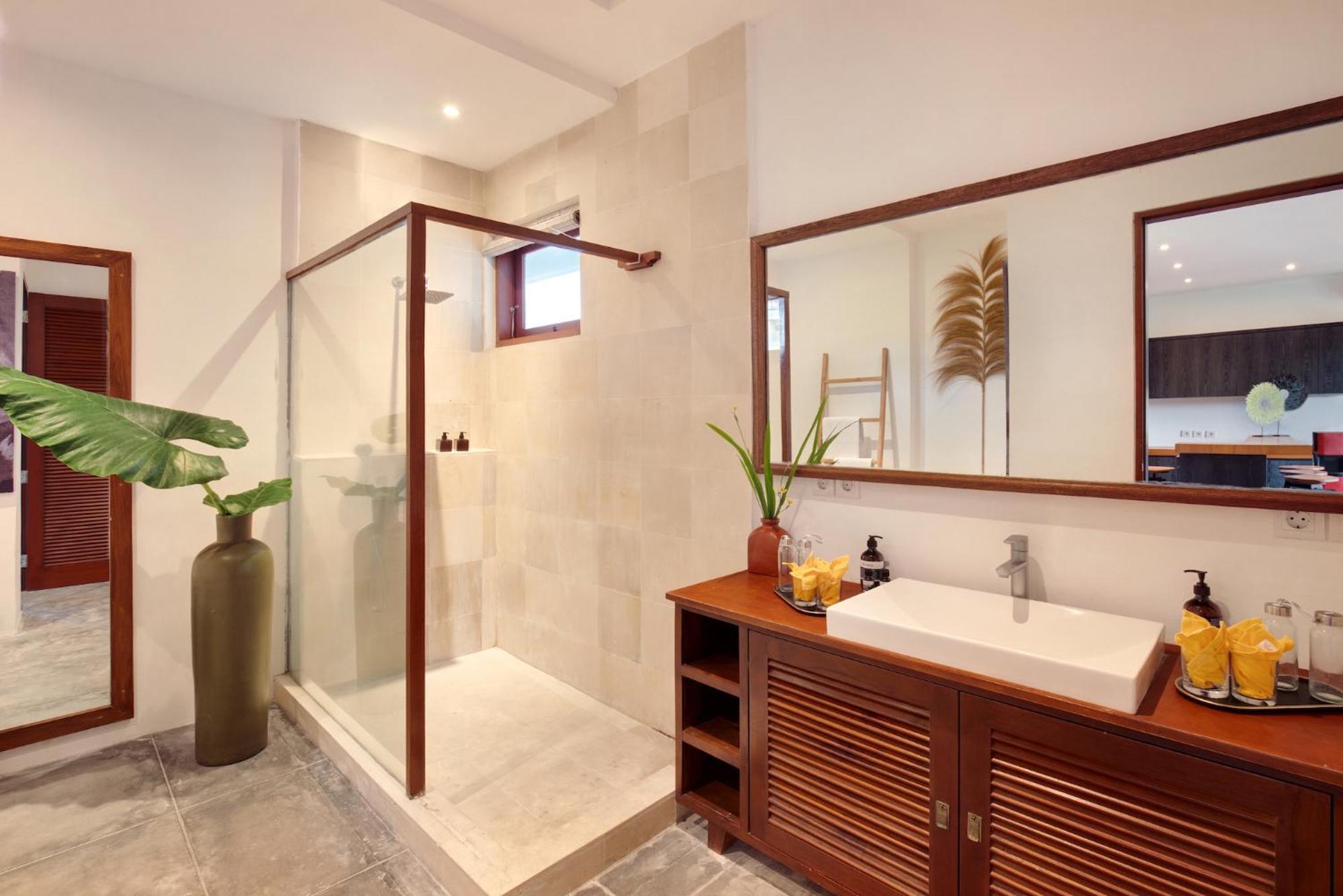 You Think You Know Canggu - Think Again! Stunning Large Luxxe 7Bed Villa מראה חיצוני תמונה