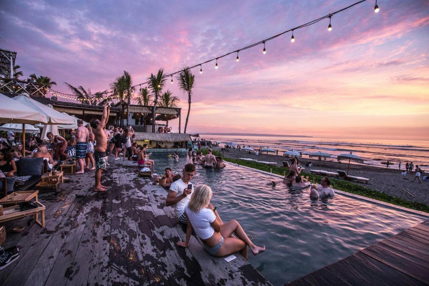 You Think You Know Canggu - Think Again! Stunning Large Luxxe 7Bed Villa מראה חיצוני תמונה